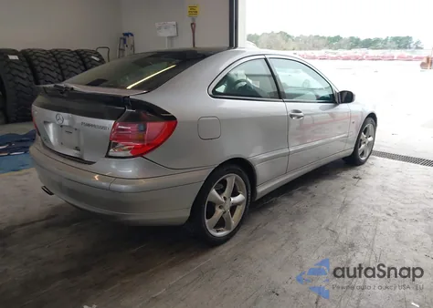 2003 Mercedes-Benz C 230 Kompressor Sport из США, поврежденный, VIN WDBRN40J93A477466